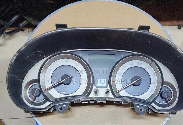 Dashboard Clock Toyota Auris