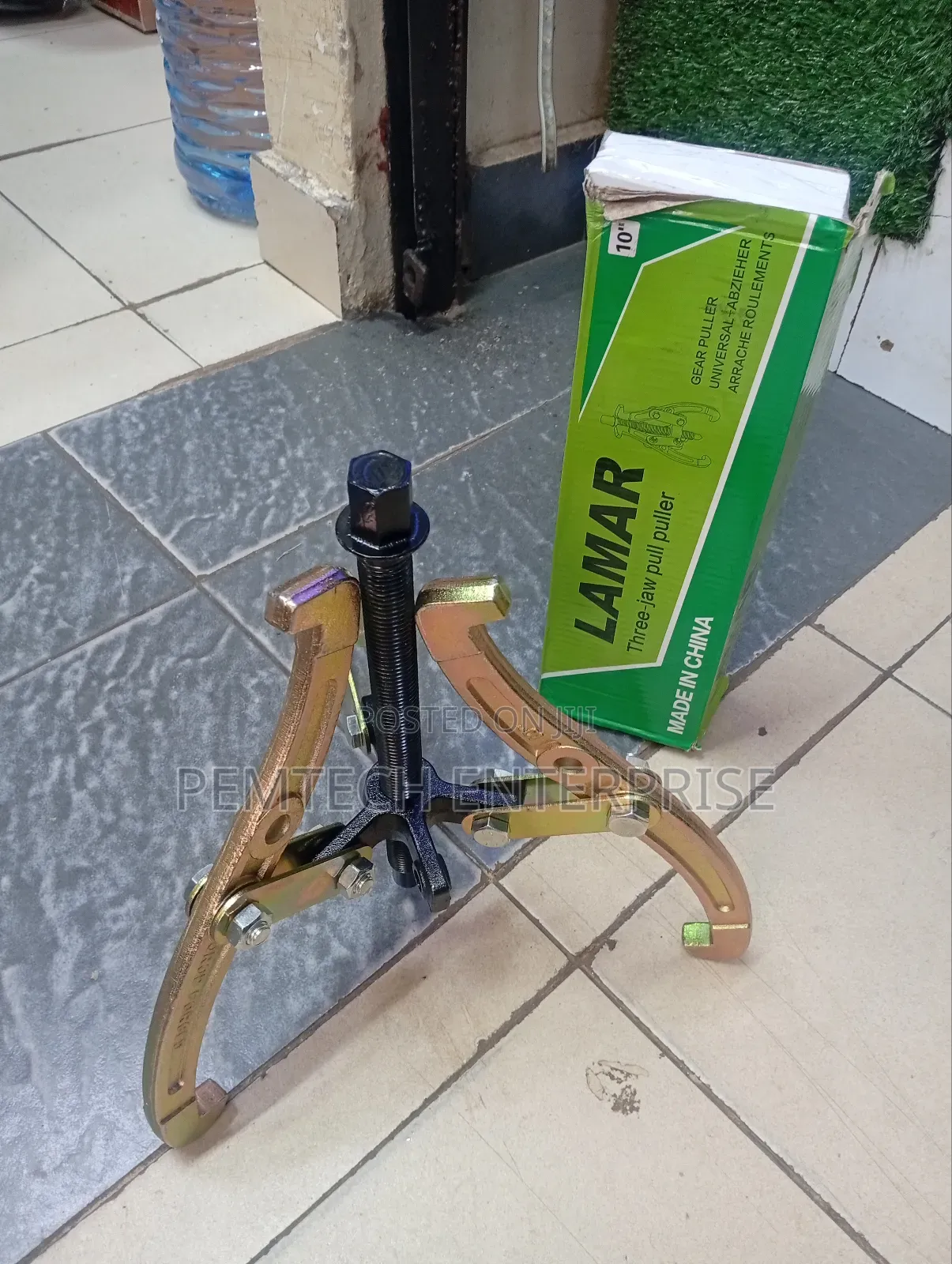 Lamar 10-Inch Three-Jaw Gear Puller,
