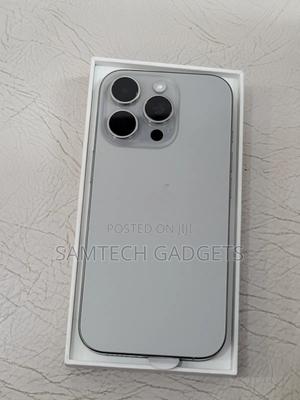 New Apple iPhone 16 Pro 512 GB Silver - thumbnail 2