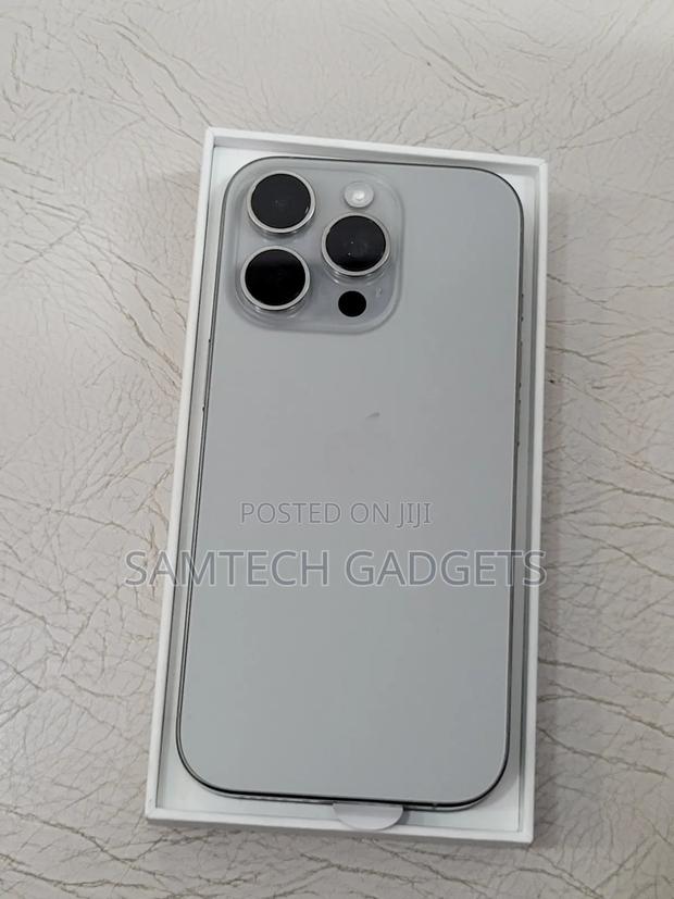 New Apple iPhone 16 Pro 512 GB Silver - main view