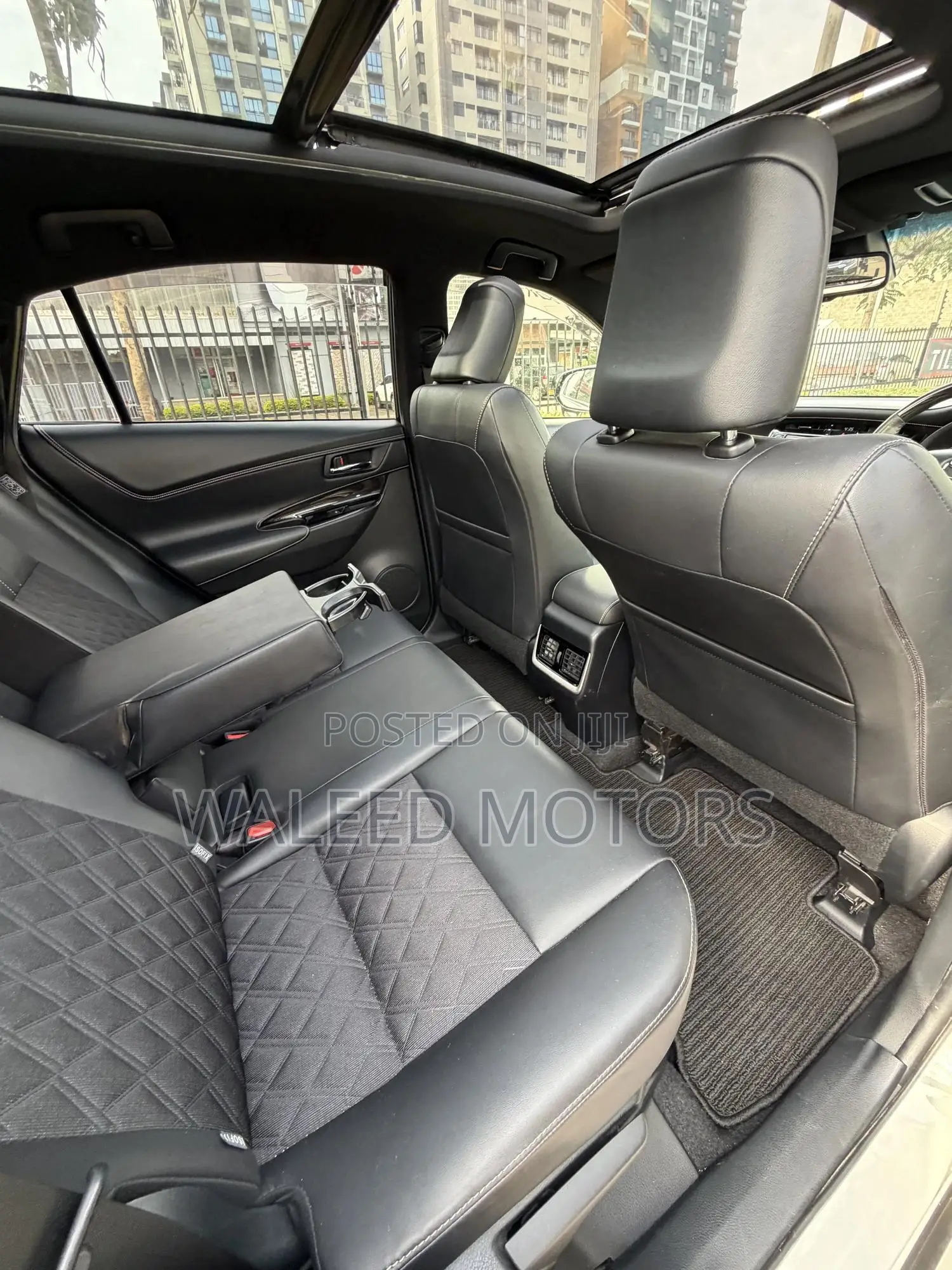 Toyota Harrier 2.0 2019 White