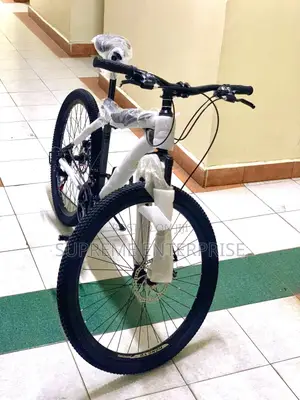 Mountain Bike Size 26/Adult Mountain Bike