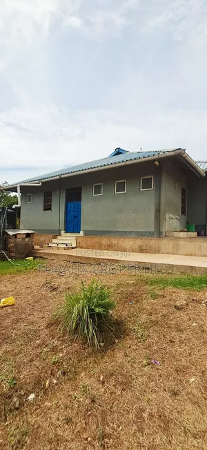 8bdrm House in Kikambala for rent