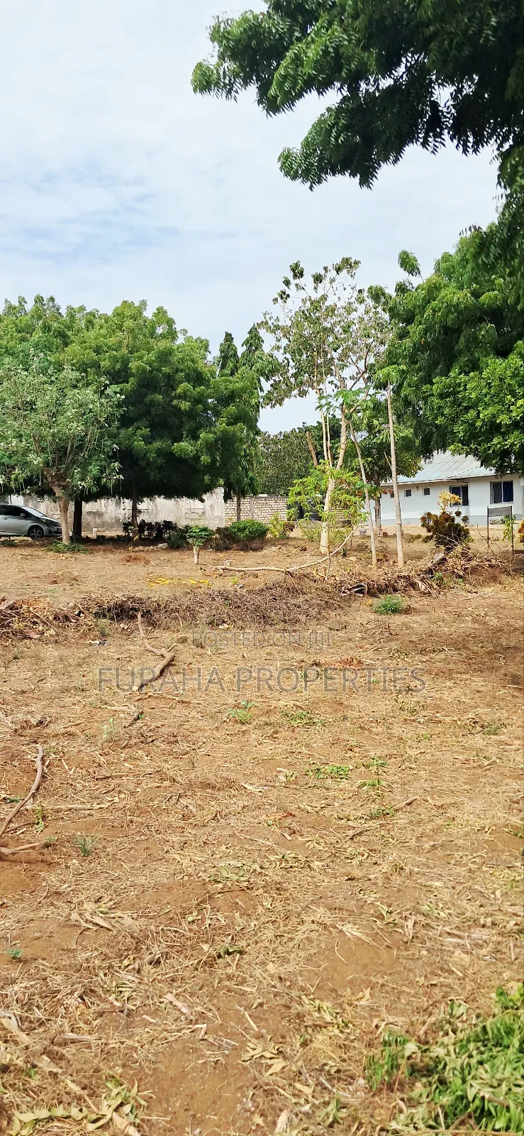 8bdrm House in Kikambala for rent