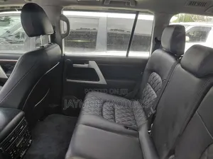 Toyota Land Cruiser 2018 White