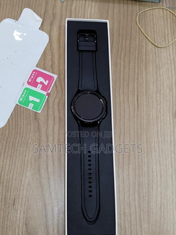 Samsung Galaxy Watch 6 Classic - main view