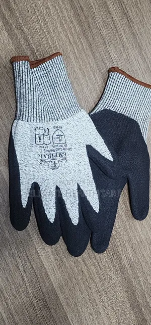 Cut Resistant Gloves/Anti-cut Level 5 Sandy Grip Nitrile Coated