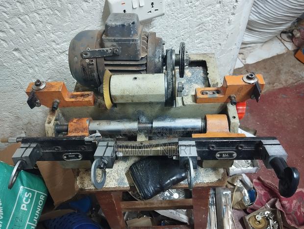 Key Cuting Machine - thumbnail 3