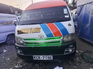 Toyota Grand HiAce 2010 White
