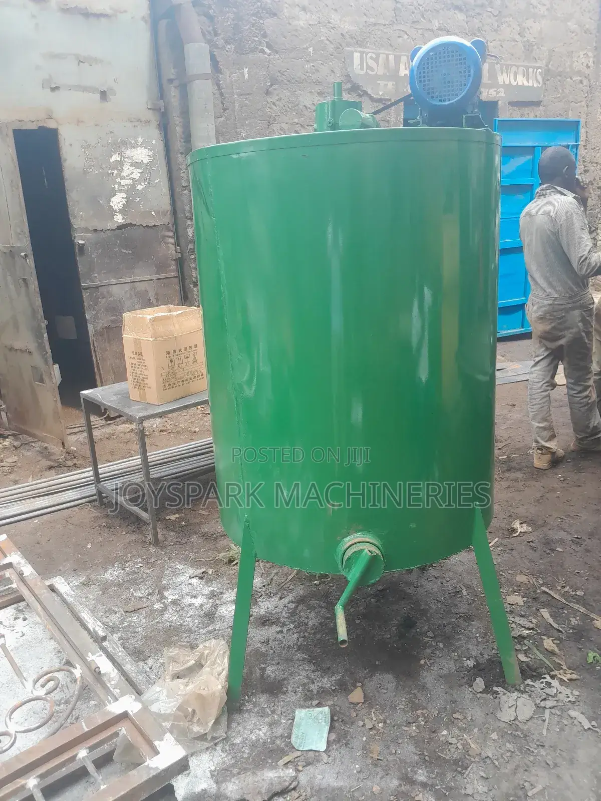 Soap Mixer Tank With Electric Motor