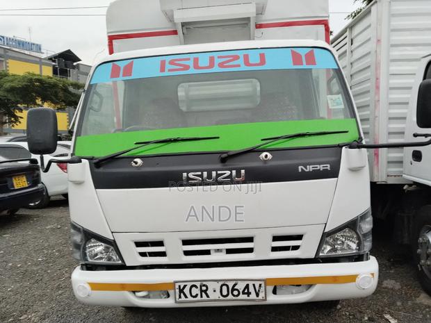 Isuzu NQR Canter - main view