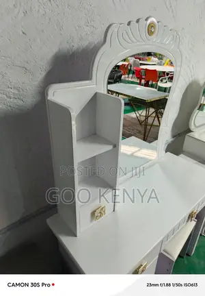 Home Dressing Table; Queen Vanity Table With Mirror And Multi-storage