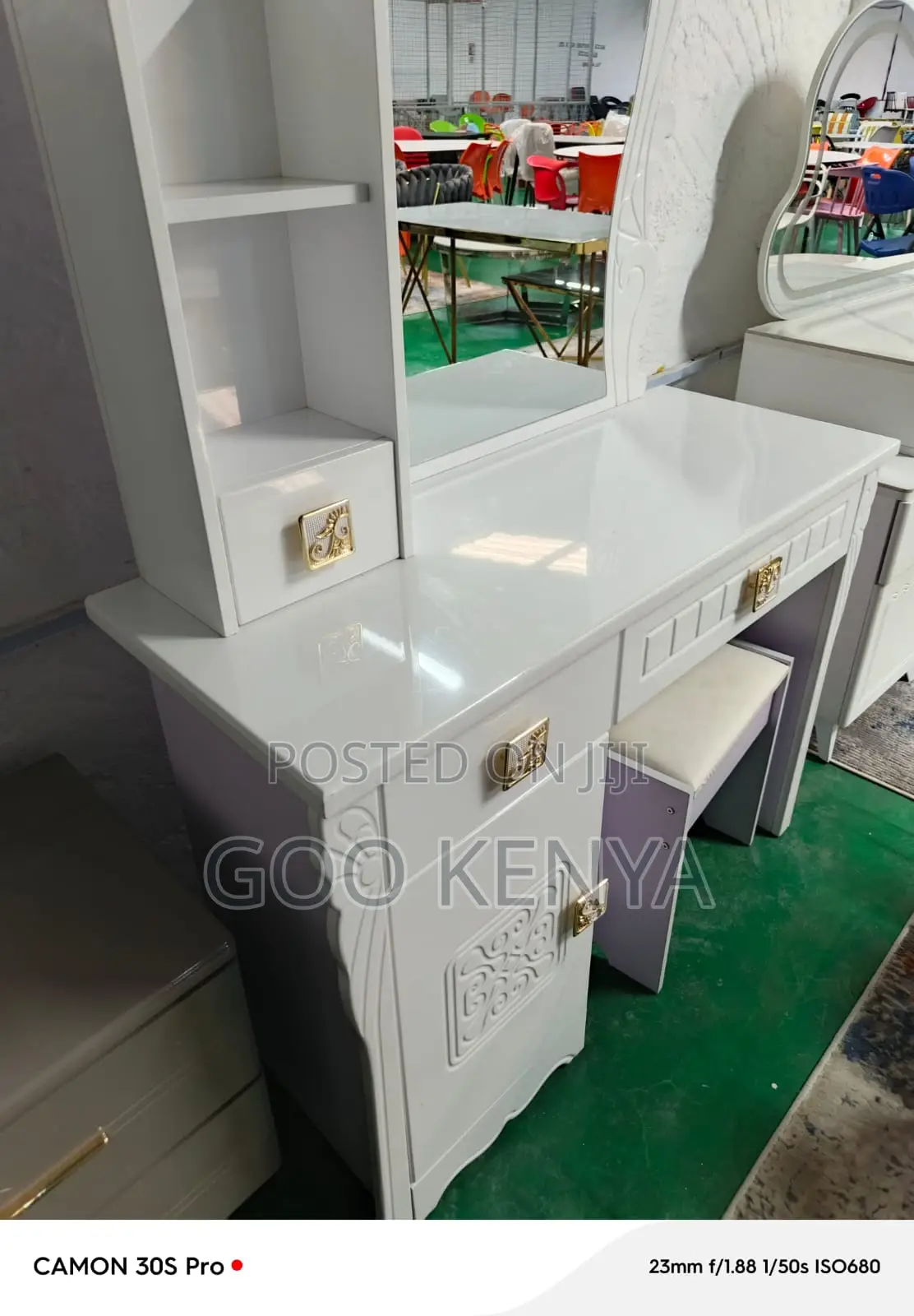 Home Dressing Table; Queen Vanity Table With Mirror And Multi-storage