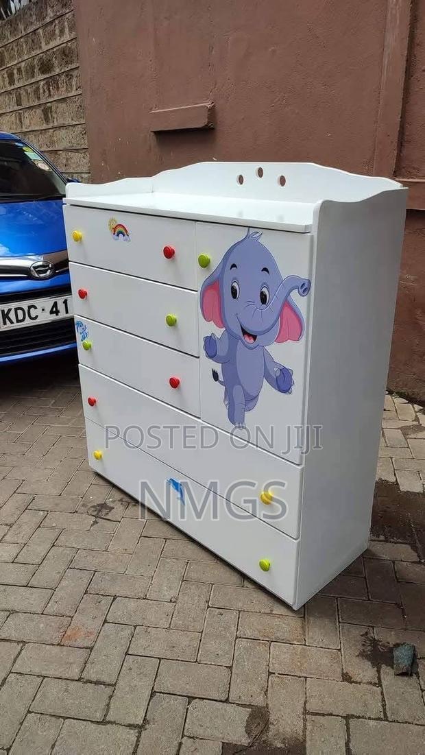 Chest of Drawers - thumbnail 3