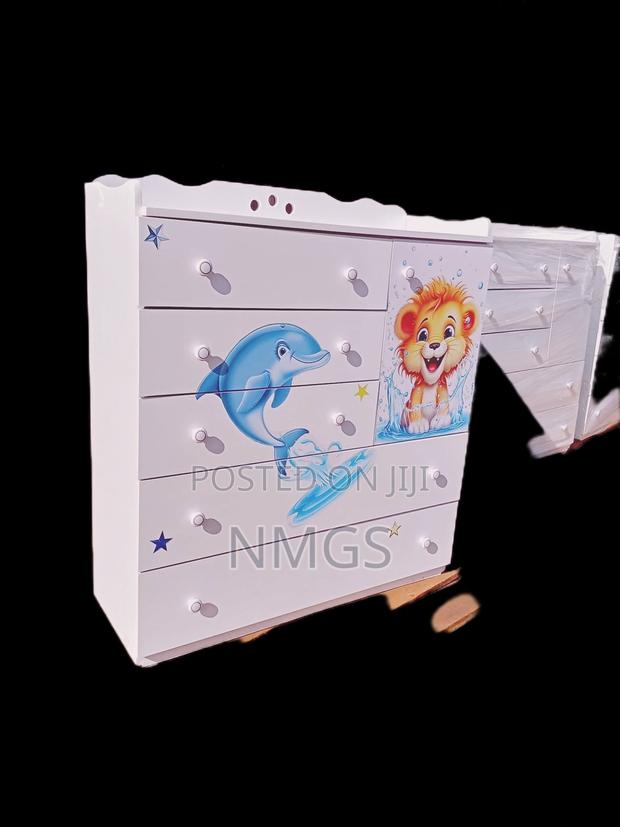 Chest of Drawers - thumbnail 4