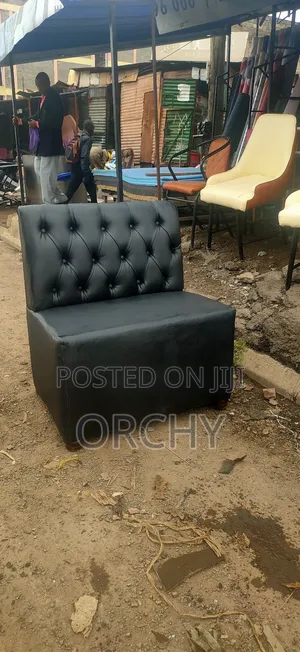 3ft Black Waiting Couch