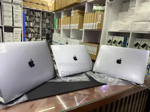 Laptop Apple MacBook Pro 2020 8GB Apple M1 Pro SSD 512GB