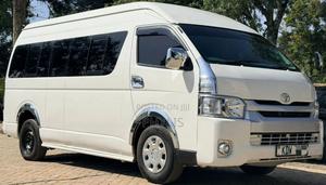 Toyota HiAce 2013 White