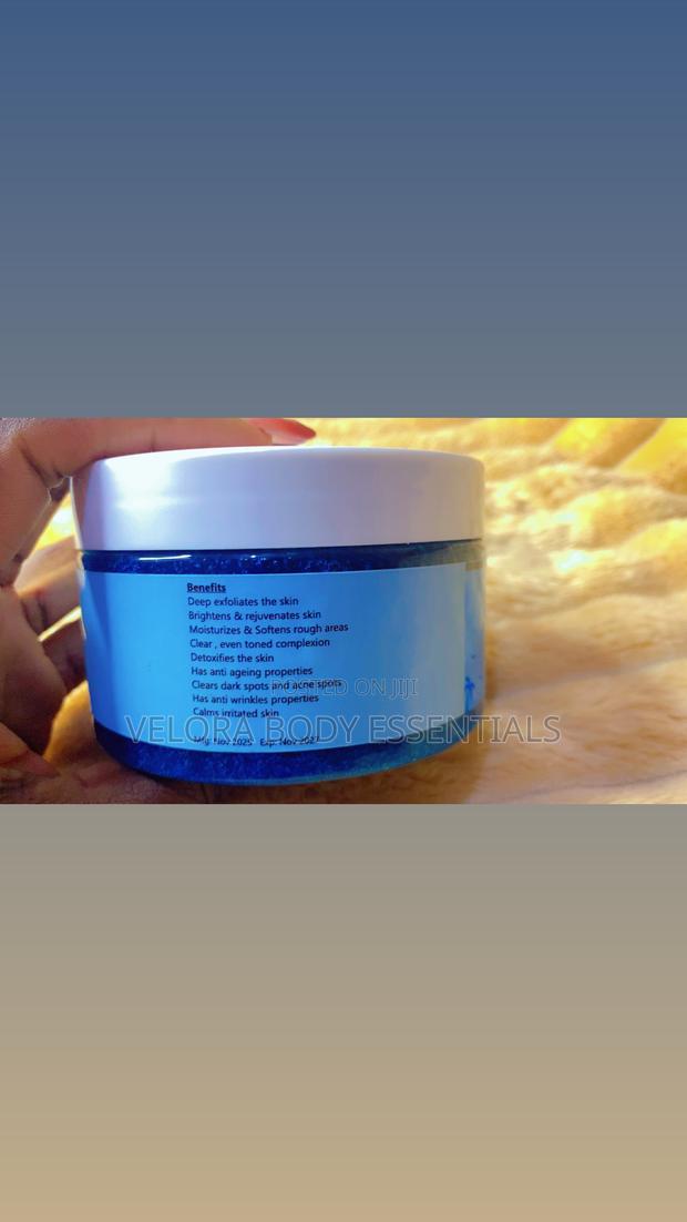 Velora Exfoliating Body Scrub for Smooth Glowing Skin Deep Clean - thumbnail 5
