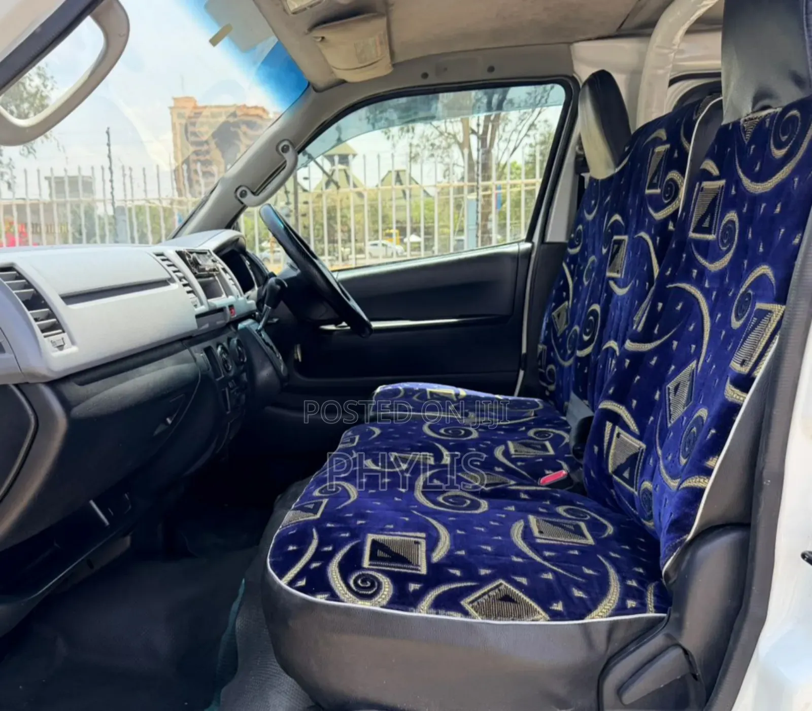 Toyota HiAce 2014 White
