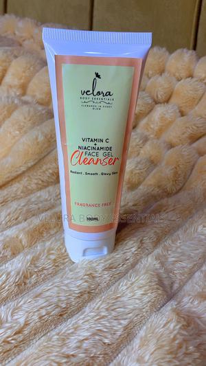 Velora Daily Brightening Gel Cleanser Vitamin C + Niacinamide Formula