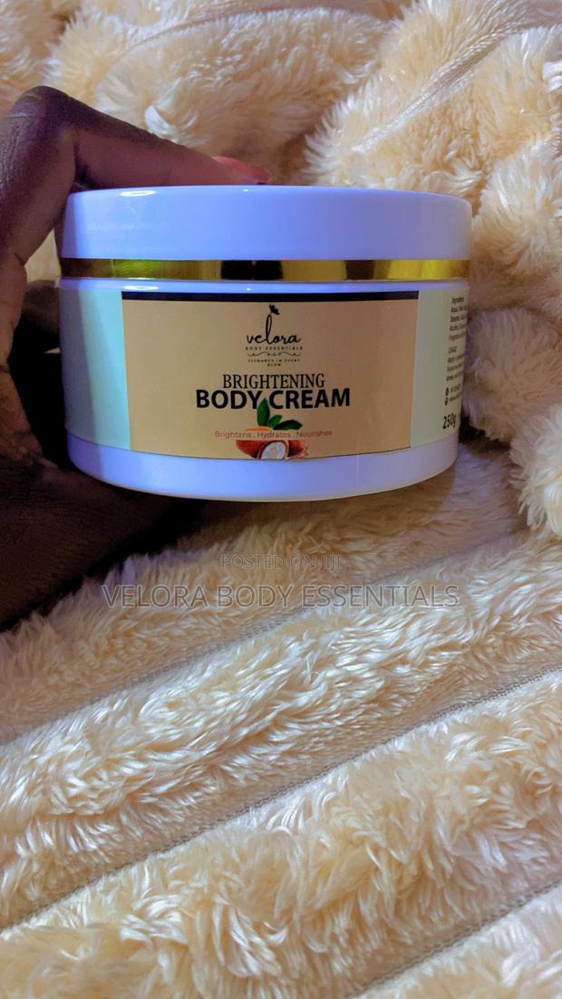Velora Brightening Body Cream for Radiant Moisturized Silky Skin - thumbnail 2