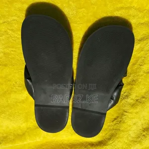 Thrift Flat Sandals