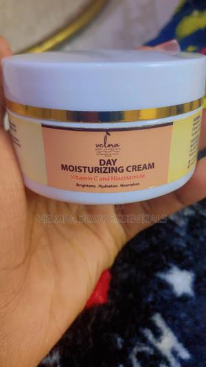 Velora Moisturizing Brightening Day Cream Vitamin C Niacinamide