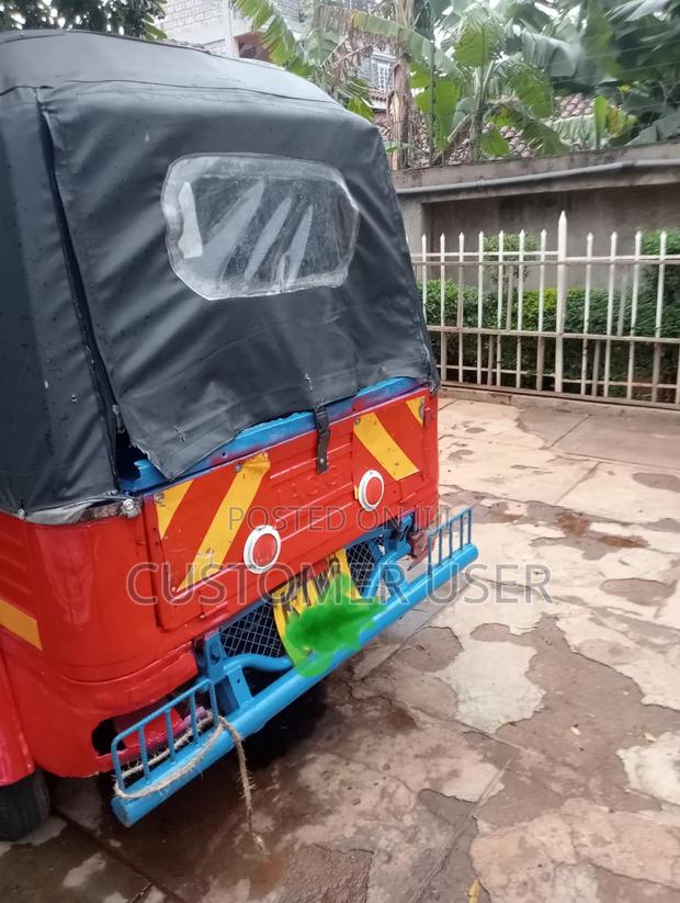 Piaggio 2013 Red - thumbnail 3