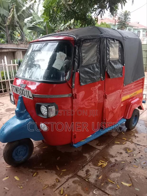 Piaggio 2013 Red - thumbnail 4