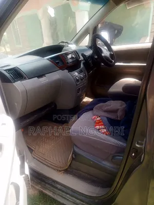Toyota Noah 2004 Silver