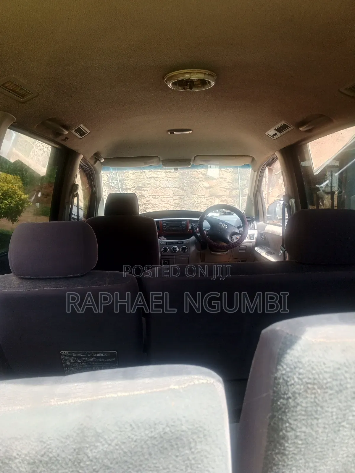 Toyota Noah 2004 Silver