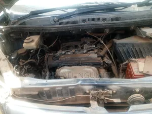 Toyota Noah 2004 Silver