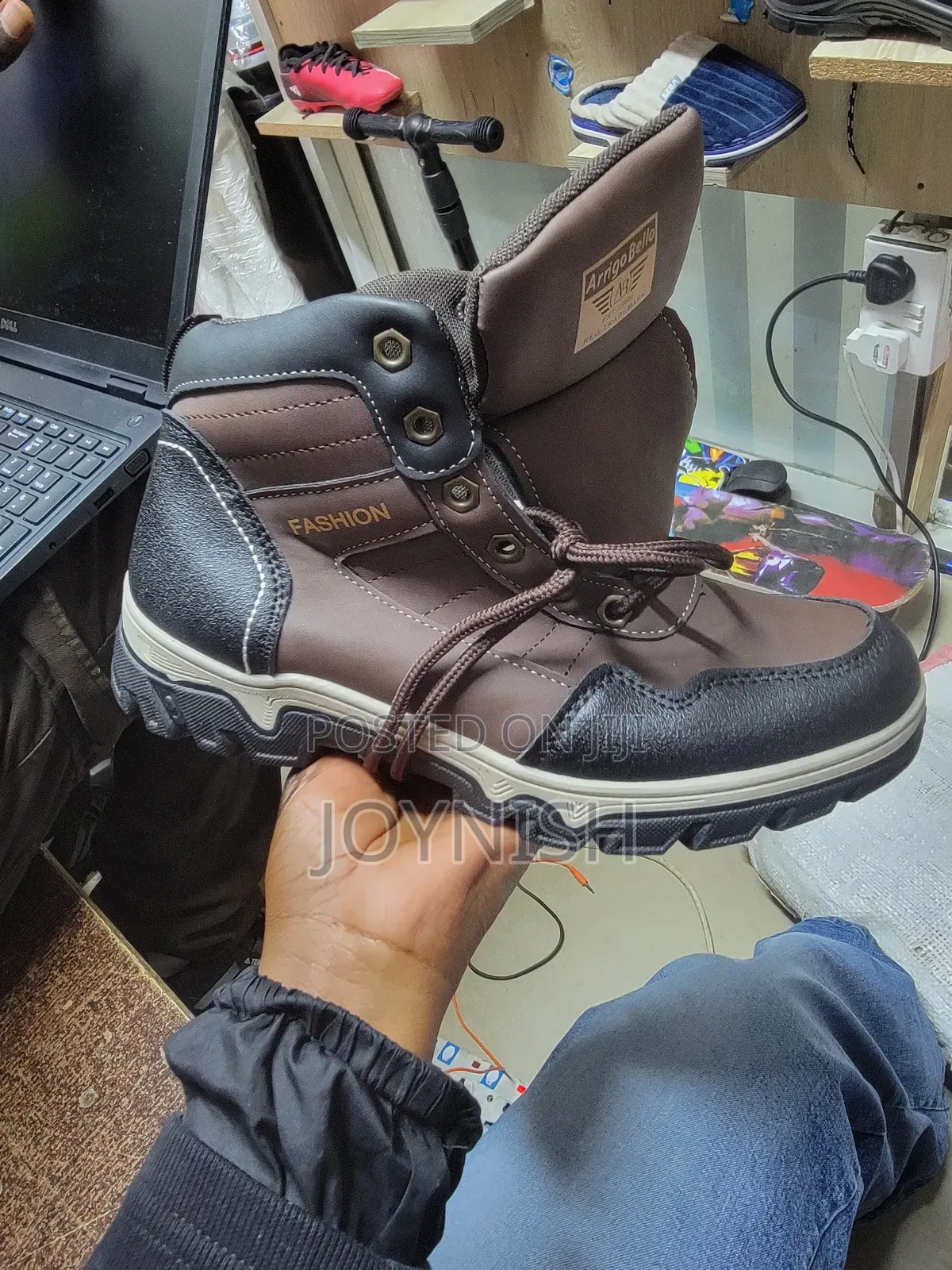 New Hiking Boots ( Fashion)