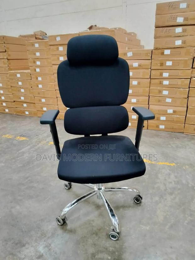 Heavy-Duty Ergonomic Office Chair - main view