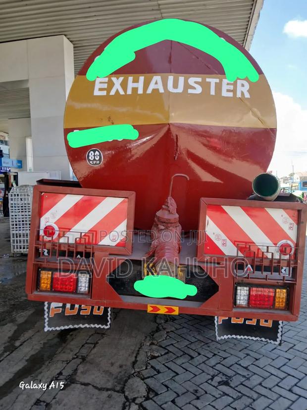 Mitsubishi Fuso Exhauster - thumbnail 3