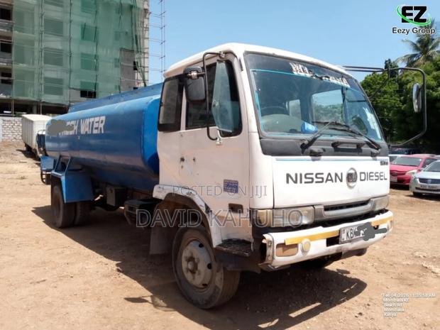 Mitsubishi Fuso Exhauster - thumbnail 4