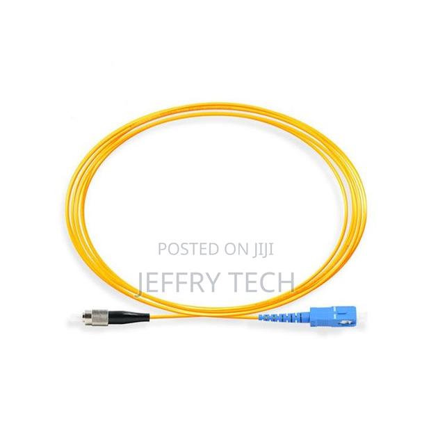 2 Meter Simplex Sc/Upc-Fc/Upc/Sm/G657a2/Sx 2mm-5m Fiber Optic Cable