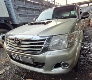 Toyota Hilux - thumbnail 2