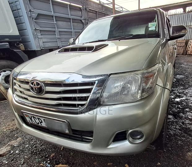 Toyota Hilux - main view