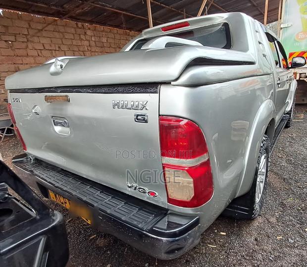 Toyota Hilux - thumbnail 5