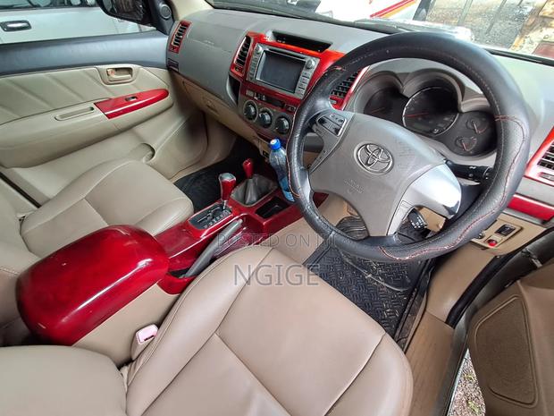 Toyota Hilux - thumbnail 7