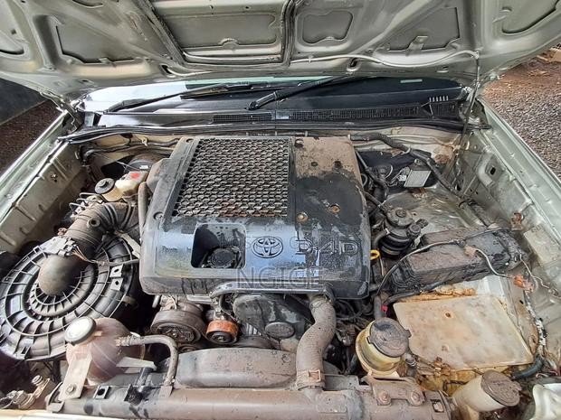 Toyota Hilux - thumbnail 8