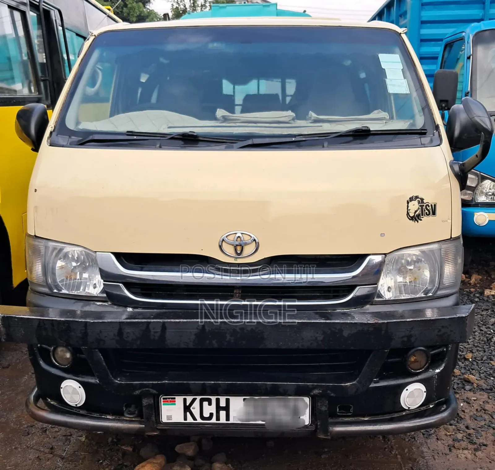 Toyota HiAce 2008 Beige