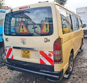 Toyota HiAce 2008 Beige