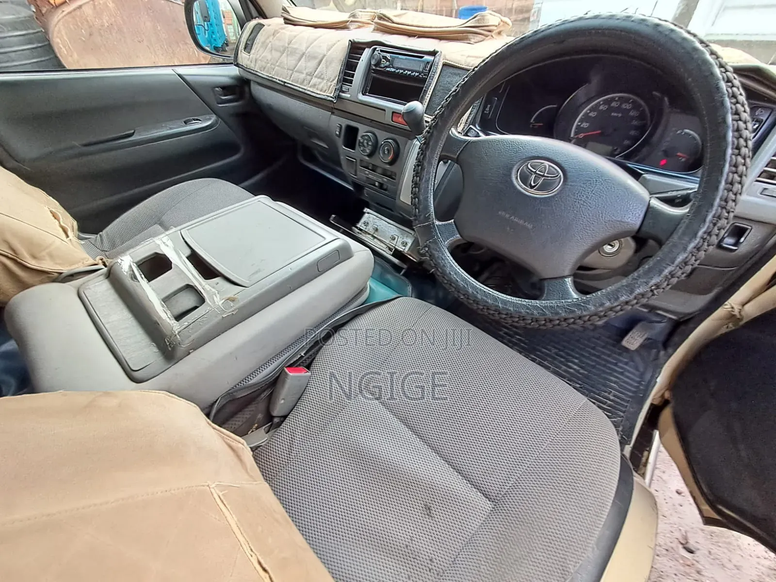 Toyota HiAce 2008 Beige