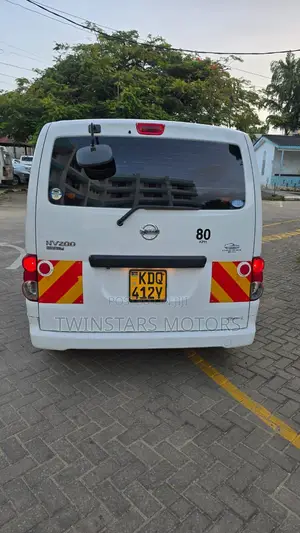 Nissan NV200 SV 2017 White