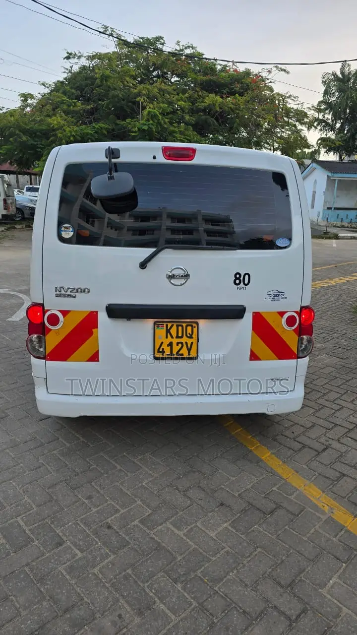 Nissan NV200 SV 2017 White