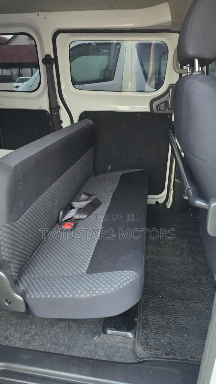 Nissan NV200 SV 2017 White