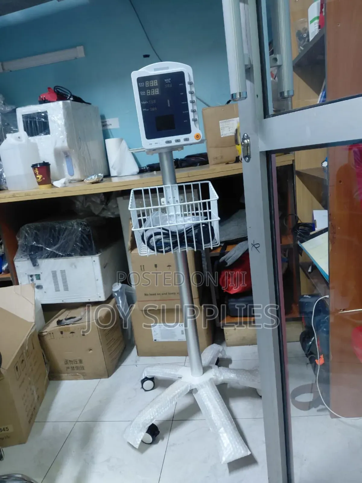 New Vital Sign Monitor With Stand